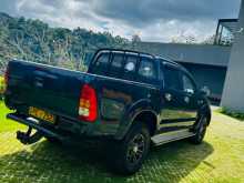 https://riyasewana.com/uploads/toyota-hilux-2007-2213562712914.jpg