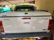 https://riyasewana.com/uploads/toyota-hilux-2007-3016482412394.jpg