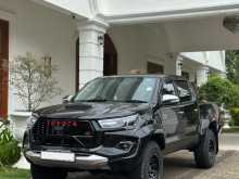 https://riyasewana.com/uploads/toyota-hilux-2007-39381812353.jpg