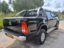 https://riyasewana.com/uploads/toyota-hilux-2007-816385712674.jpg