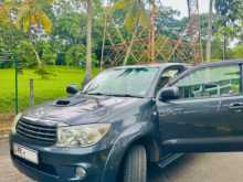 https://riyasewana.com/uploads/toyota-hilux-2010-2312520012653.jpg