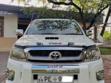 https://riyasewana.com/uploads/toyota-hilux-2011-2819210912963.jpg