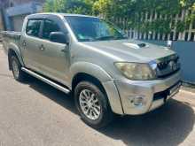 https://riyasewana.com/uploads/toyota-hilux-2015-2010-149084312522.jpg