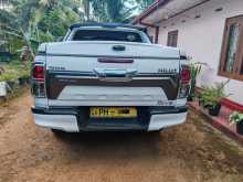 https://riyasewana.com/uploads/toyota-hilux-2016-49595512082.jpg