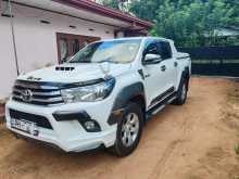 https://riyasewana.com/uploads/toyota-hilux-2016-49595512953.jpg