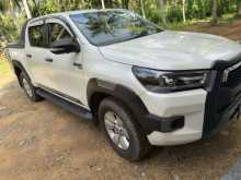 https://riyasewana.com/uploads/toyota-hilux-20160358352.jpg