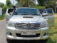 https://riyasewana.com/uploads/toyota-hilux-20161908332.jpg