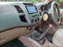 https://riyasewana.com/uploads/toyota-hilux-20161908473.jpg