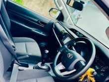 https://riyasewana.com/uploads/toyota-hilux-2017-1013545412934.jpg