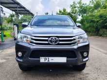 https://riyasewana.com/uploads/toyota-hilux-2017-2313253112303.jpg