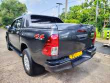 https://riyasewana.com/uploads/toyota-hilux-2017-2313253112402.jpg