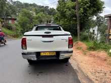 https://riyasewana.com/uploads/toyota-hilux-2018-2018-57160112514.jpg