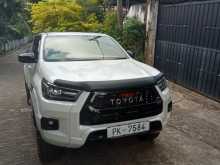 Toyota Hilux 2024 Pickup
