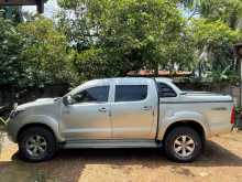 https://riyasewana.com/uploads/toyota-hilux-231708424013.jpg