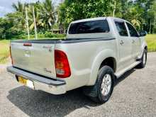 https://riyasewana.com/uploads/toyota-hilux-3-0-2006-2714395012274.jpg