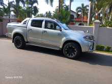 https://riyasewana.com/uploads/toyota-hilux-30112347154.jpg