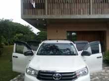 https://riyasewana.com/uploads/toyota-hilux-30151810272.jpg