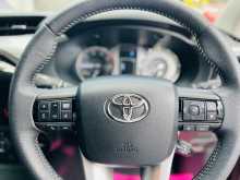 https://riyasewana.com/uploads/toyota-hilux-30173001946.jpg