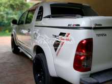 https://riyasewana.com/uploads/toyota-hilux-3110111594.jpg