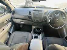 https://riyasewana.com/uploads/toyota-hilux-313181122903.jpg