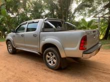 https://riyasewana.com/uploads/toyota-hilux-42132496783.jpg