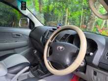 https://riyasewana.com/uploads/toyota-hilux-8123724135.jpg