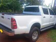https://riyasewana.com/uploads/toyota-hilux-973817643.jpg