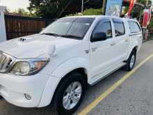 https://riyasewana.com/uploads/toyota-hilux-cab-1117462122372.jpg