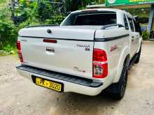 https://riyasewana.com/uploads/toyota-hilux-champ-2010-922100812652.jpg