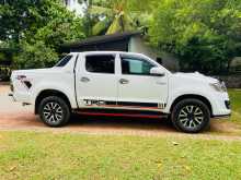 https://riyasewana.com/uploads/toyota-hilux-champ-2011-210363212752.jpg