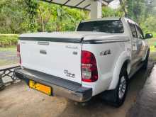 https://riyasewana.com/uploads/toyota-hilux-champ-2011-2610091812132.jpg