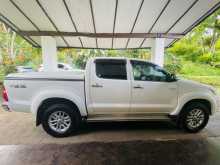 https://riyasewana.com/uploads/toyota-hilux-champ-2011-2610091812863.jpg