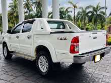 https://riyasewana.com/uploads/toyota-hilux-champ-2012-110092012893.jpg