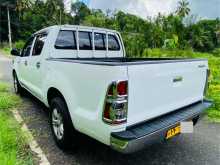 https://riyasewana.com/uploads/toyota-hilux-champ-2014-2319245612344.jpg