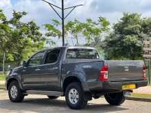 https://riyasewana.com/uploads/toyota-hilux-champ-2014-313290612644.jpg