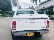 https://riyasewana.com/uploads/toyota-hilux-champ-2015-2018530612144.jpg
