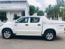 https://riyasewana.com/uploads/toyota-hilux-champ-2015-2018530612673.jpg