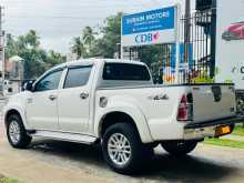 https://riyasewana.com/uploads/toyota-hilux-champ-211220622122.jpg