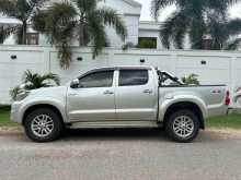 https://riyasewana.com/uploads/toyota-hilux-champ-23101327762.jpg