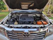 https://riyasewana.com/uploads/toyota-hilux-champ-28184300324.jpg