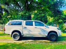 https://riyasewana.com/uploads/toyota-hilux-champ-28746344303.jpg