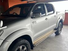 https://riyasewana.com/uploads/toyota-hilux-champ-717340217584.jpg