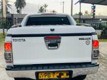 https://riyasewana.com/uploads/toyota-hilux-double-2010-1612335812302.jpg