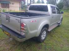 https://riyasewana.com/uploads/toyota-hilux-g-2007-2711590512843.jpg