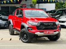 Toyota Hilux GR Sport 2025 Pickup