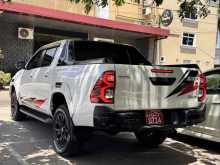 https://riyasewana.com/uploads/toyota-hilux-gr-1512215722522.jpg