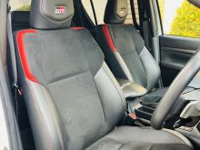 https://riyasewana.com/uploads/toyota-hilux-gr-1813263417336.jpg