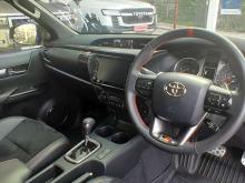 https://riyasewana.com/uploads/toyota-hilux-gr-201809536744.jpg