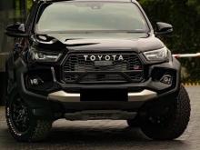 Toyota Hilux GR 2025 Pickup