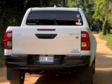 https://riyasewana.com/uploads/toyota-hilux-gr-2573135212.jpg